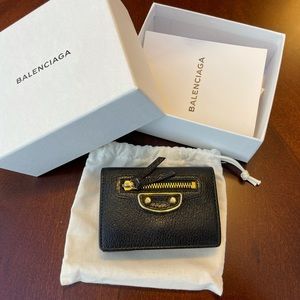 Neo Classic Mini Wallet in black grained calfskin